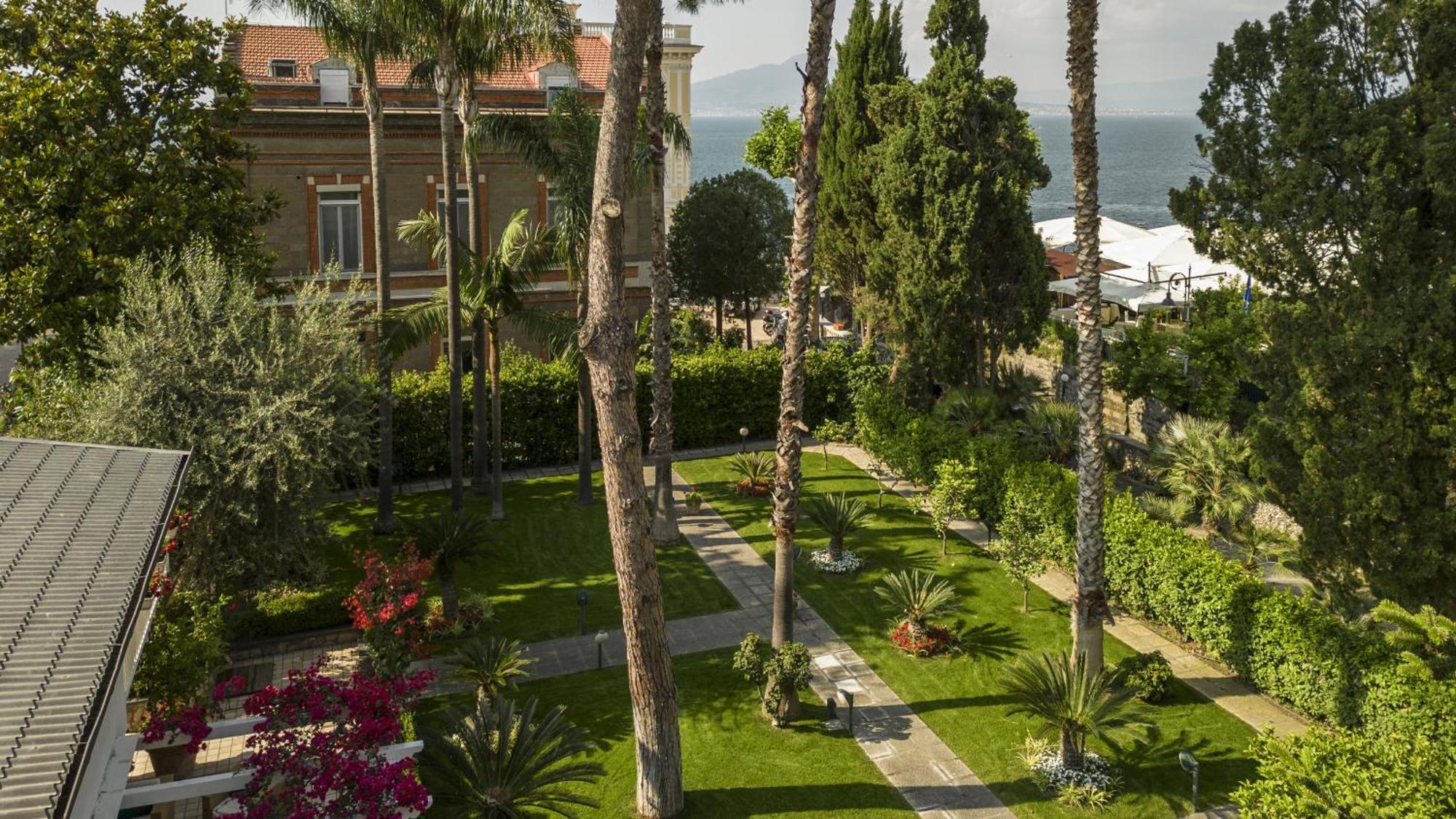 Sorrentovibes - Villa In Sorrento Center With Gardens And Outdoor Space Exterior foto